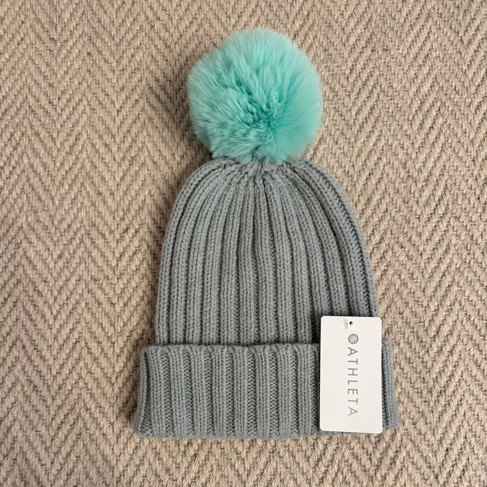 Athleta Ribbed Pom Beanie in Matador Green